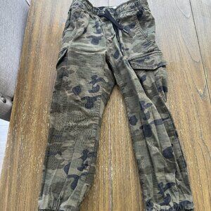 Boys Old Navy camoflauge cargo elastic waist pants size XS 5